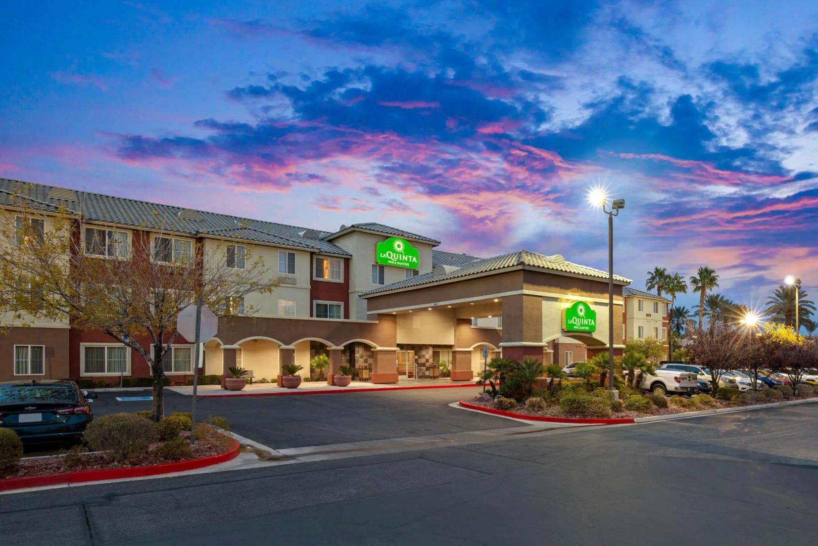 La Quinta Inn & Suites by Wyndham Las Vegas Red Rock