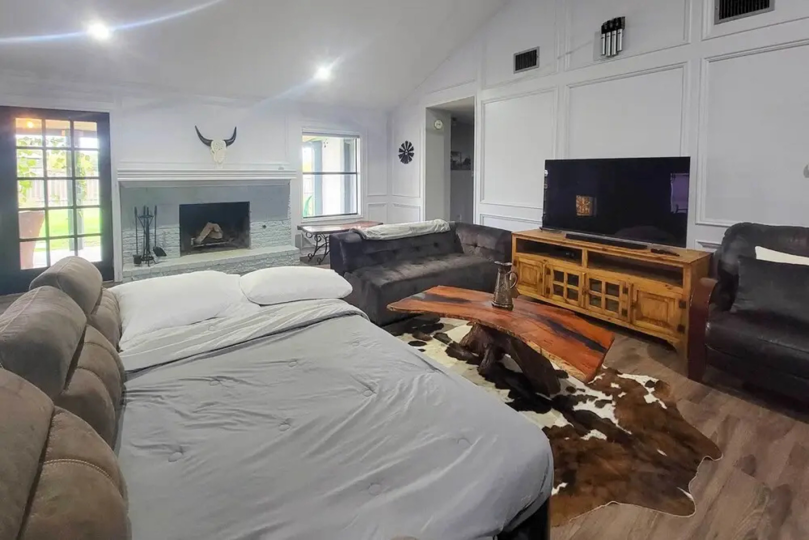 Pet-friendly Lockhart Home w/ Private Yard!