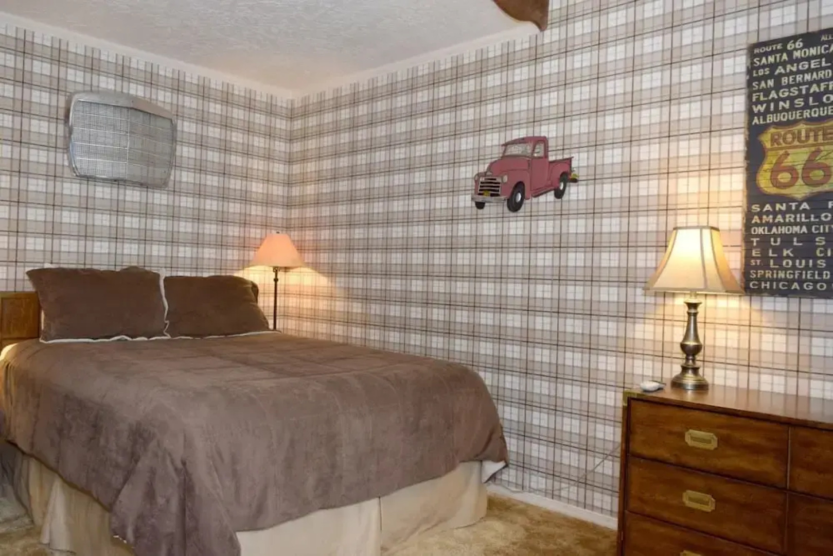 Claim_jumper_townhouse_19