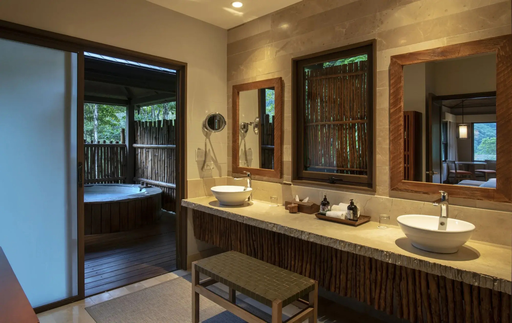 El Silencio Lodge and Spa