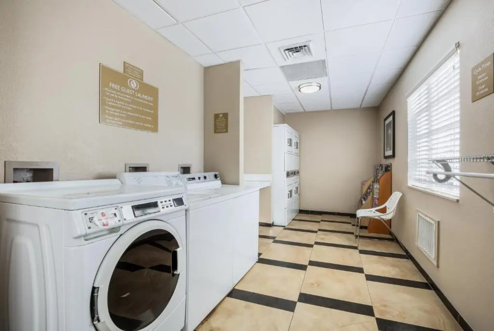 Candlewood Suites Virginia Beach Town Center by IHG