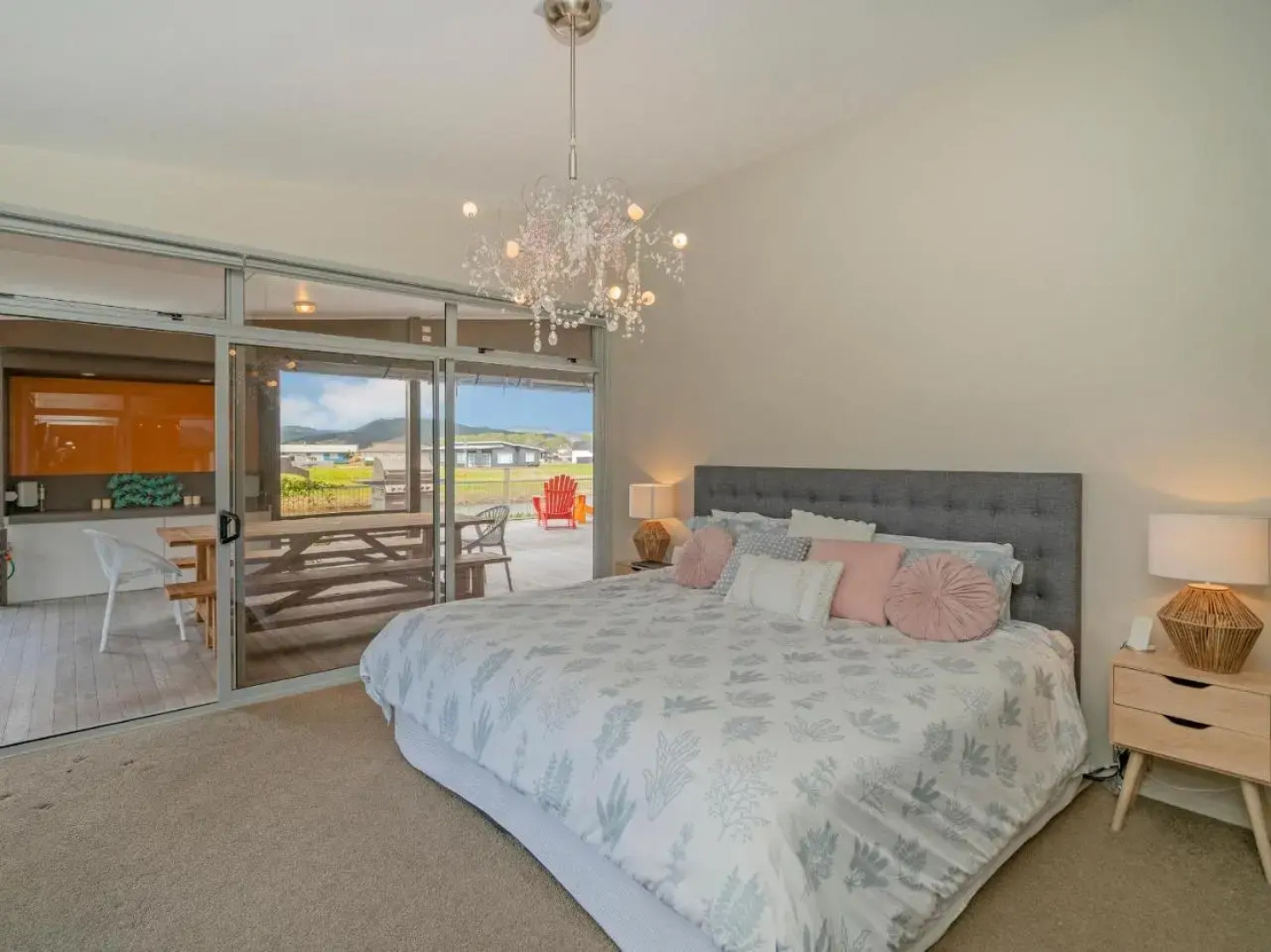 Sanctuary By The Water - Matarangi Holiday Home