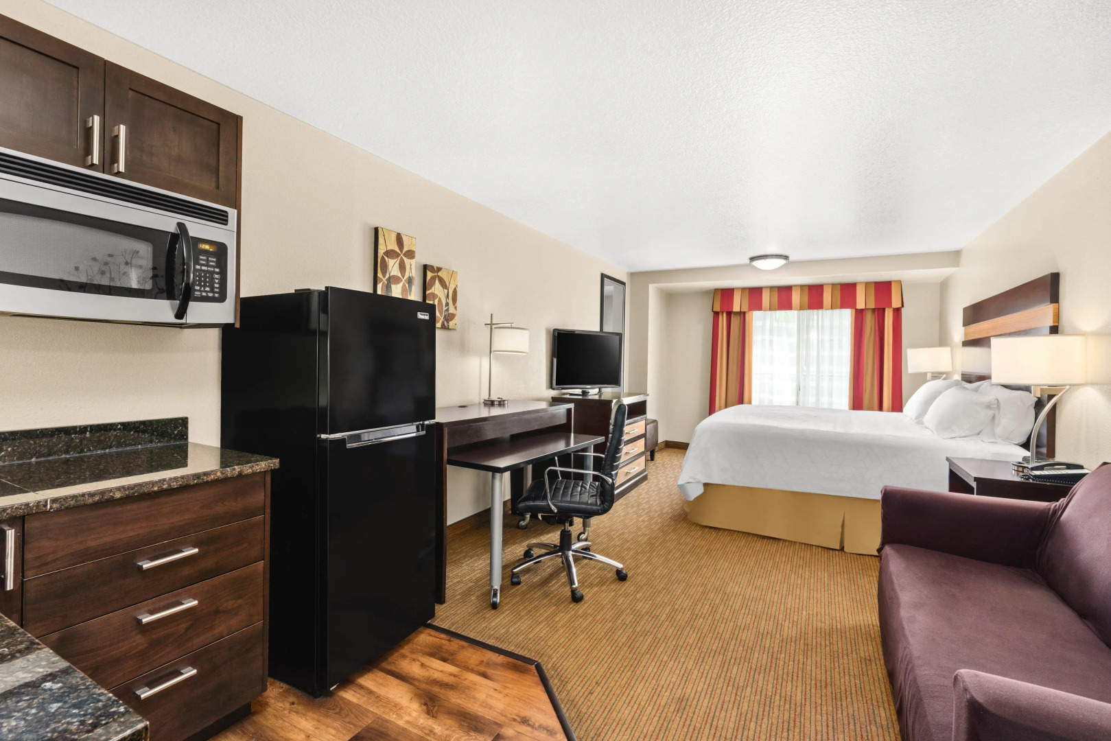 Holiday Inn Express Portland SE- Clackamas Area by IHG