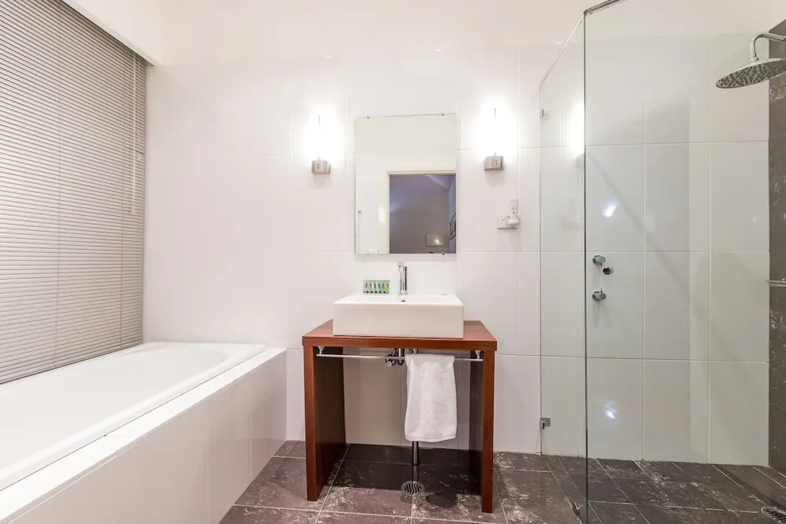 Brokenback Views Country Estate