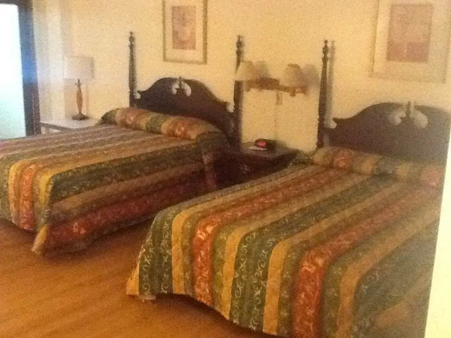 King Hendrick Motel