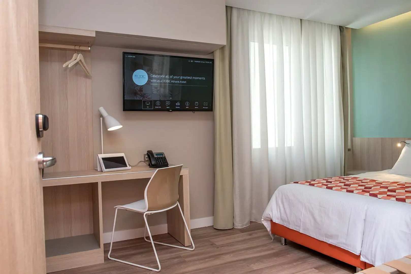 Casual Kubic Athens Hotel