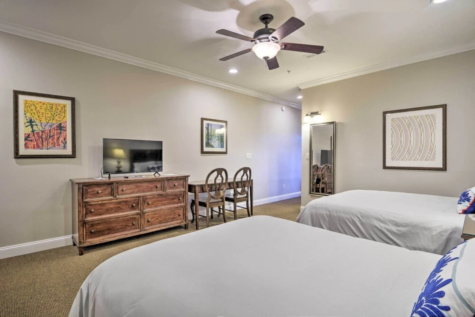 Resort-style Condo on Golf Course w/ Private Pool!