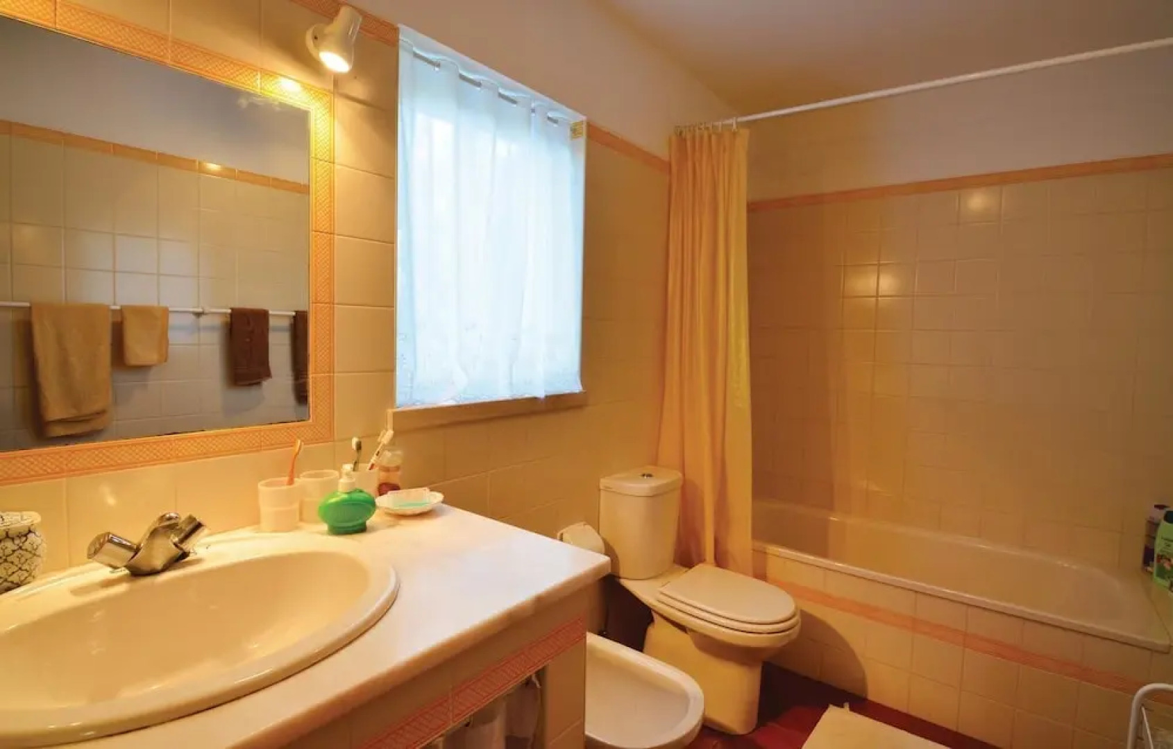 Stunning Home in Urzal- Carvoeira With 2 Bedrooms and Wifi