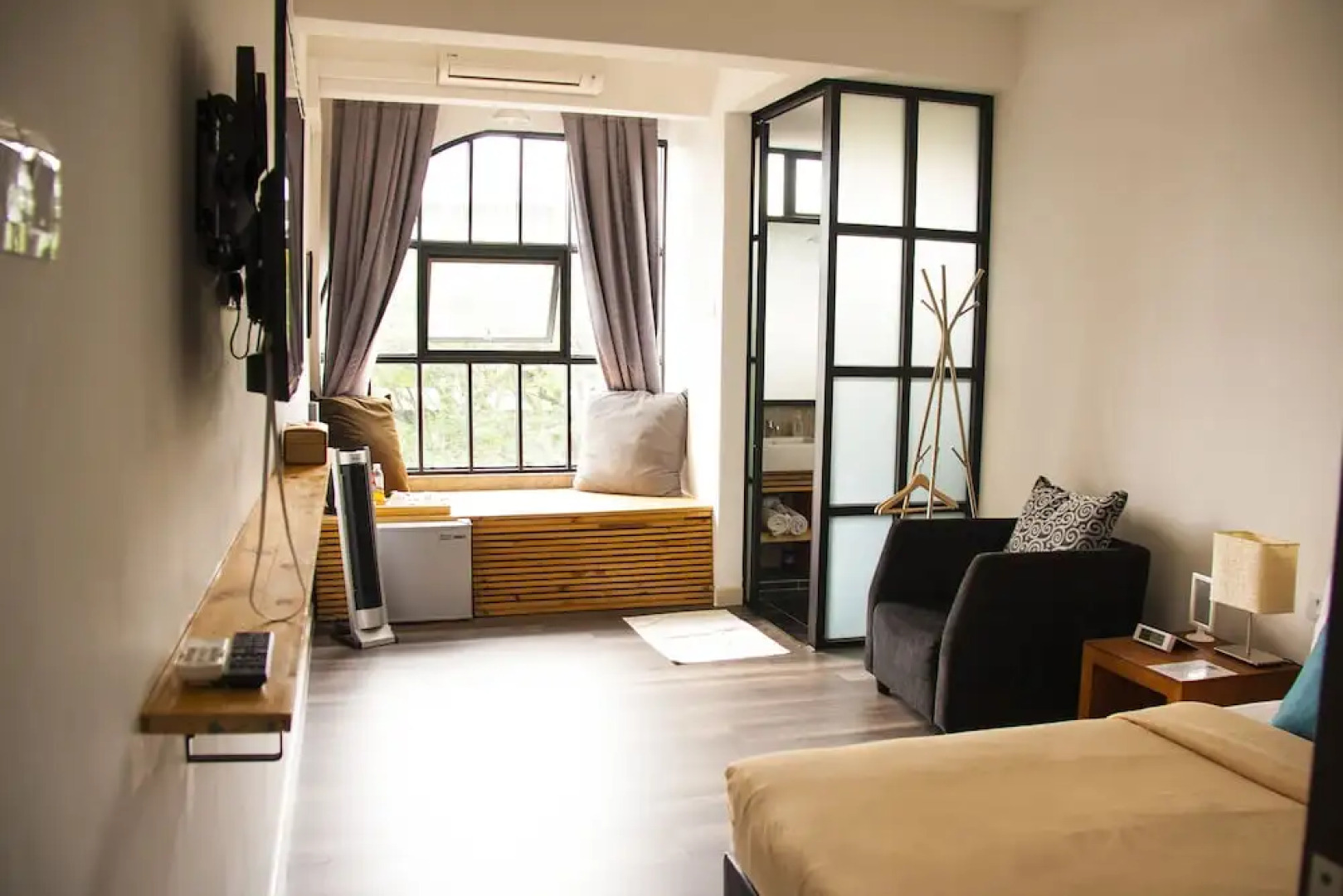 Roomies Boutique Bed & Breakfast - Hostel