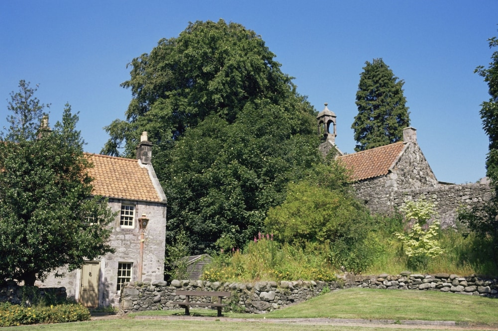 Dollar Apartments at 39