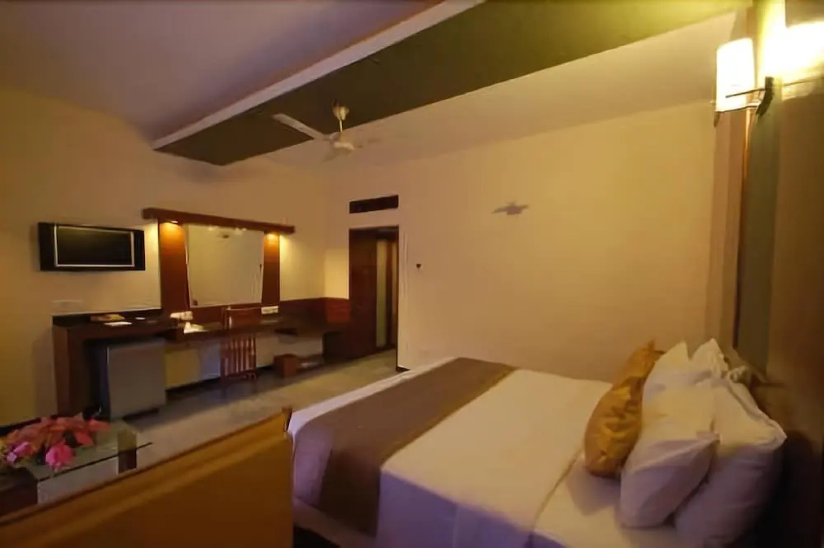 Velan Hotel Greenfields