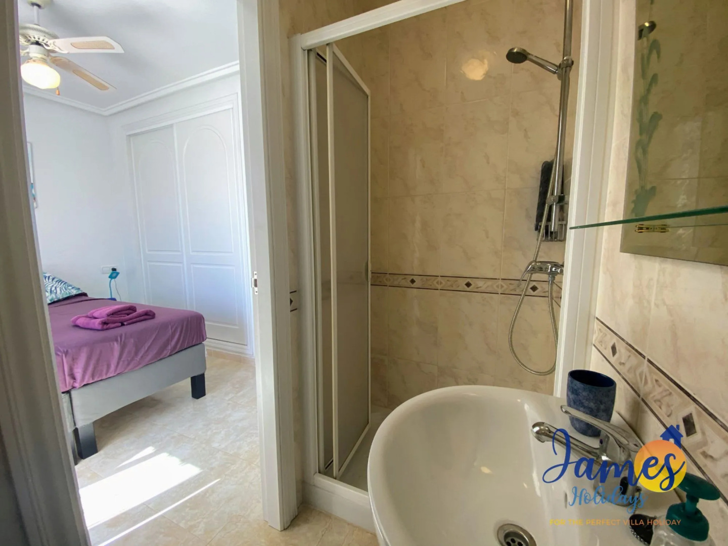 Laguna Townhouse overlooking Communal Pool LOM01