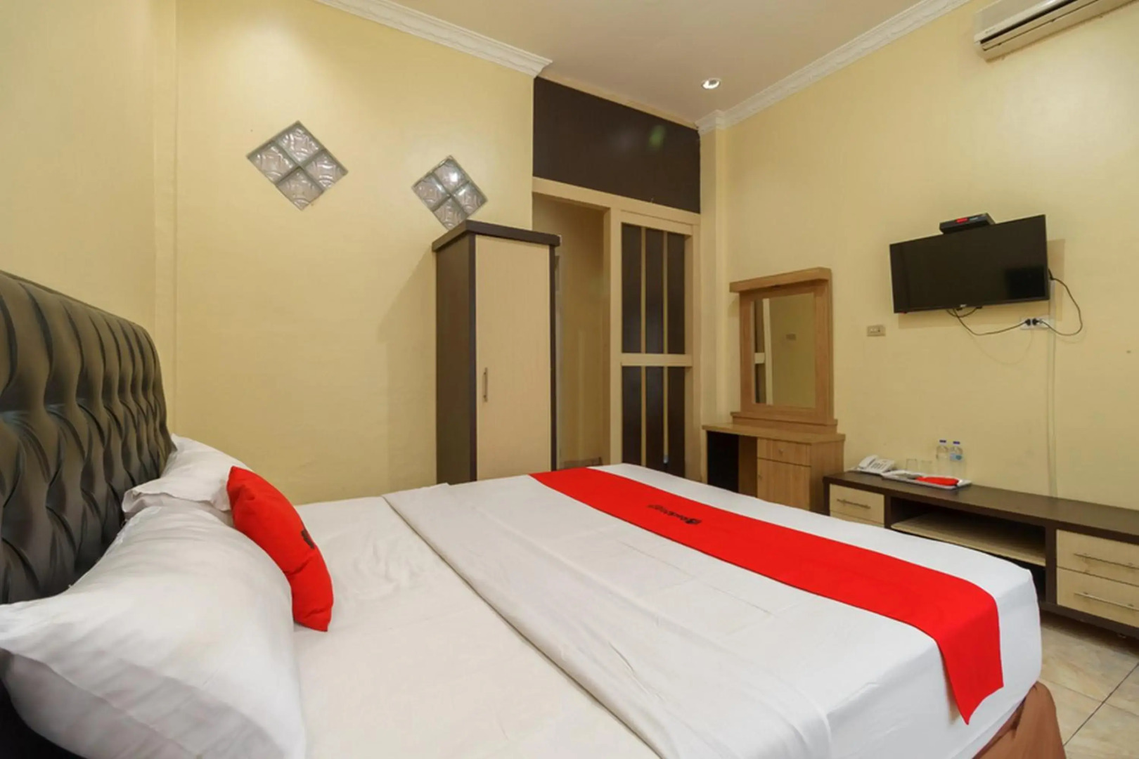 RedDoorz Plus @ Hotel Sempurna Watervang Lubuk Linggau