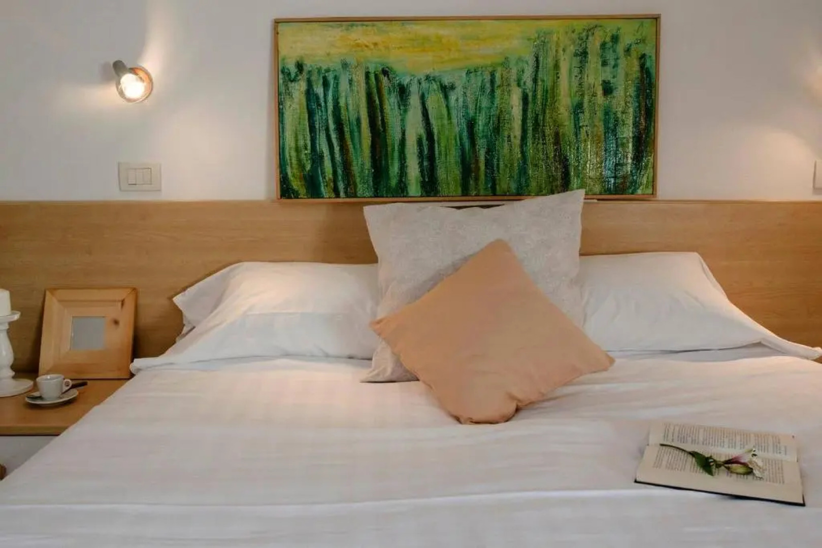 ALTIDO Lively 2 bedroom Apt with Parking close to Como