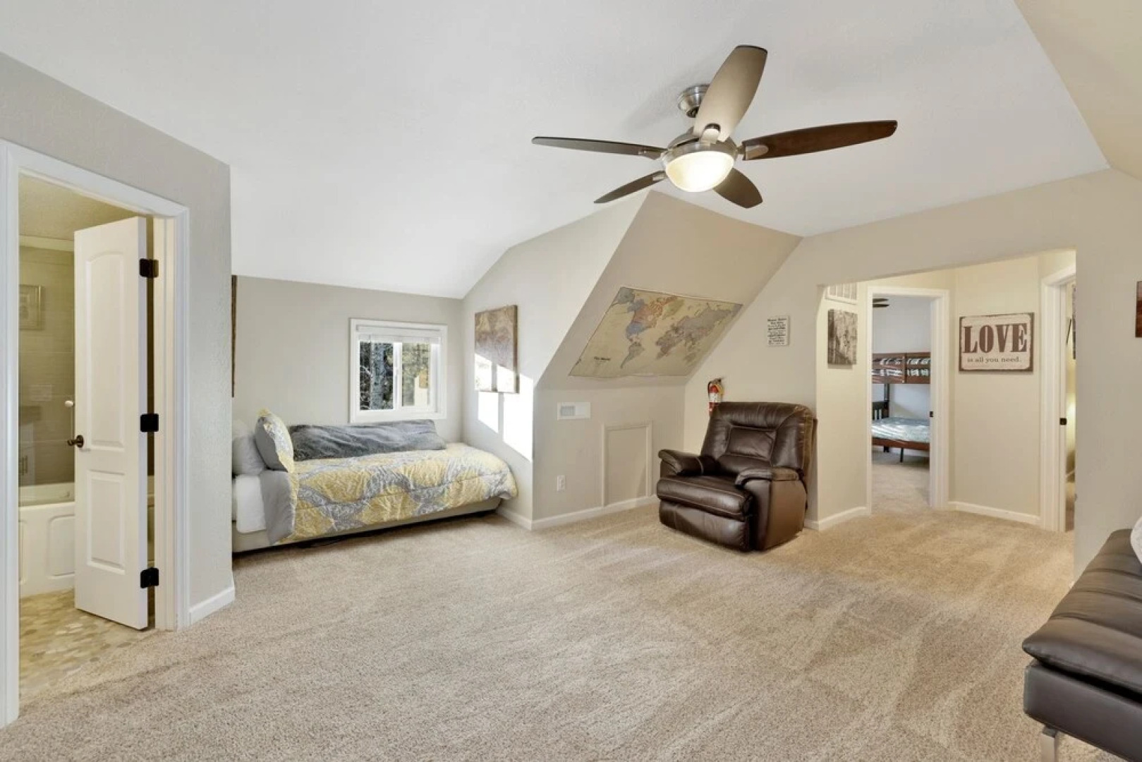 2085- Beary Peaceful Retreat 3 Bedroom Home by Redawning