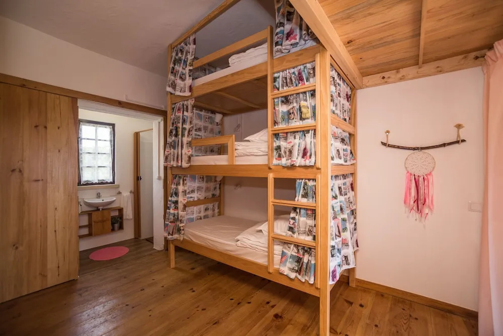 Ericeira Villa Surf Camp Hostel