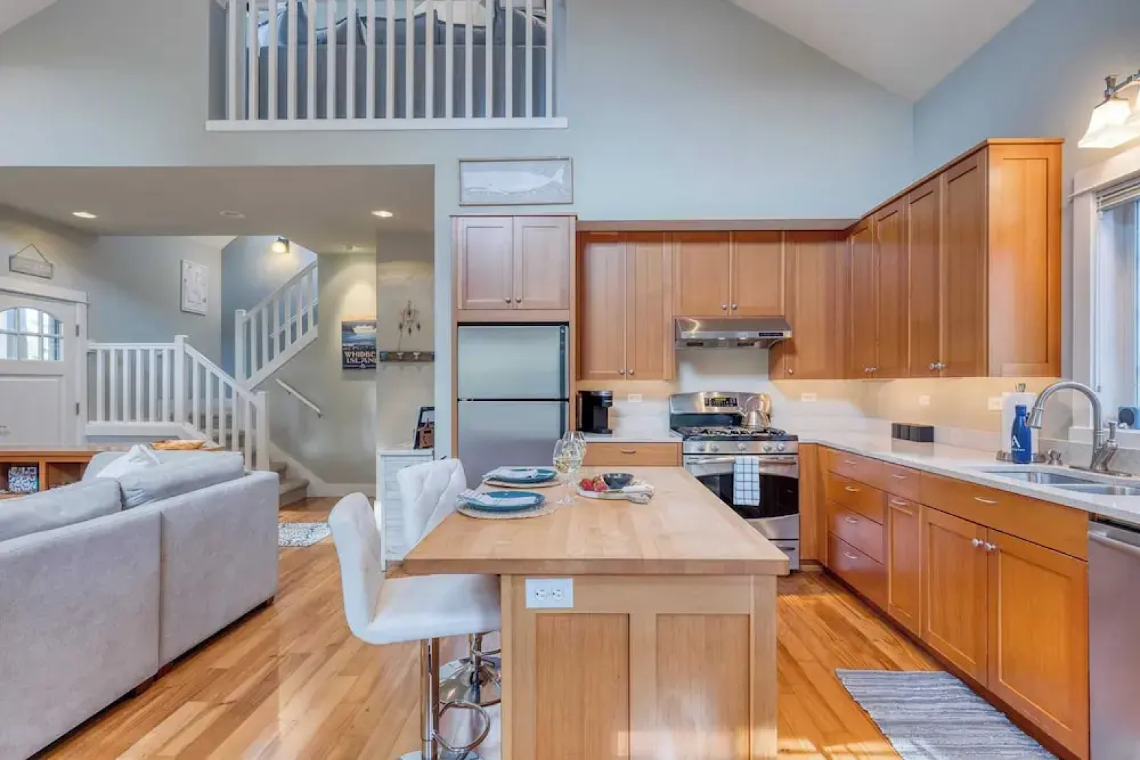 Sunny Backyard, Fireplace, Coastal Access in Peaceful Neighborhood Near Shopping