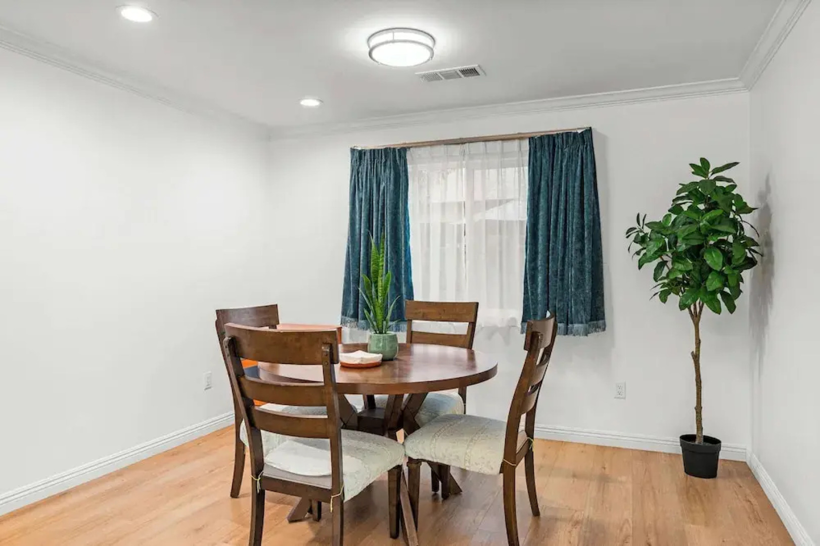 Comfy Retreat With Yard & Cozy Interiors