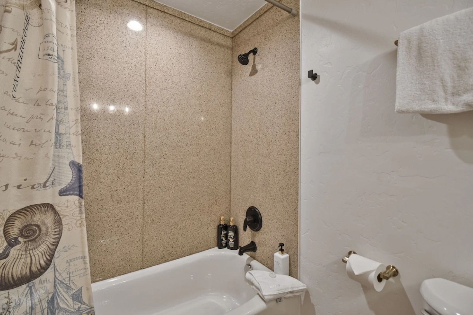 Family Getaway~pool, Tubing, Skiing, & Ice Castles Villa 1002 1 Bedroom Villa by RedAwning