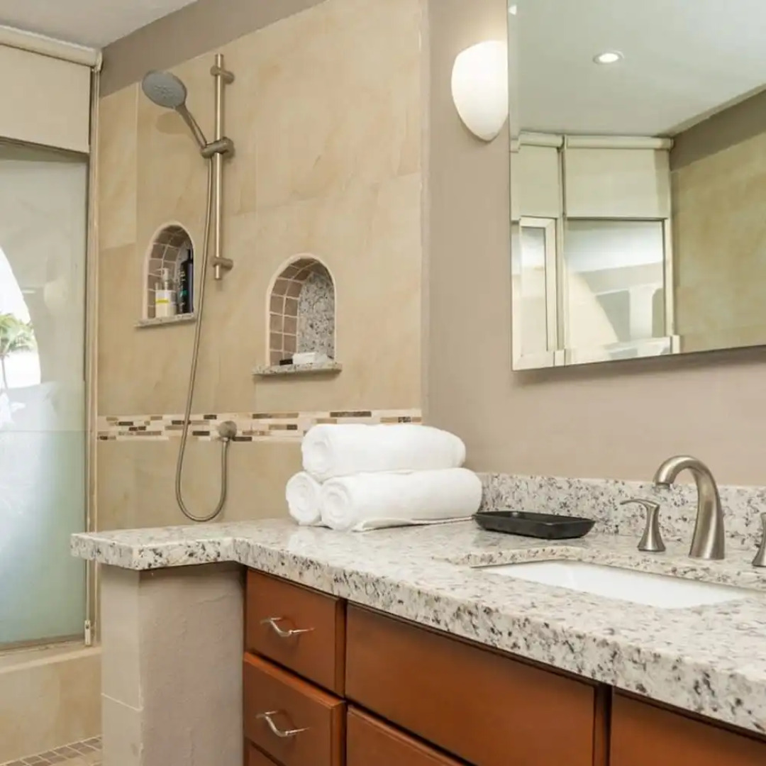 Ocean Front Condo With Pool Sleeps 6 Adults