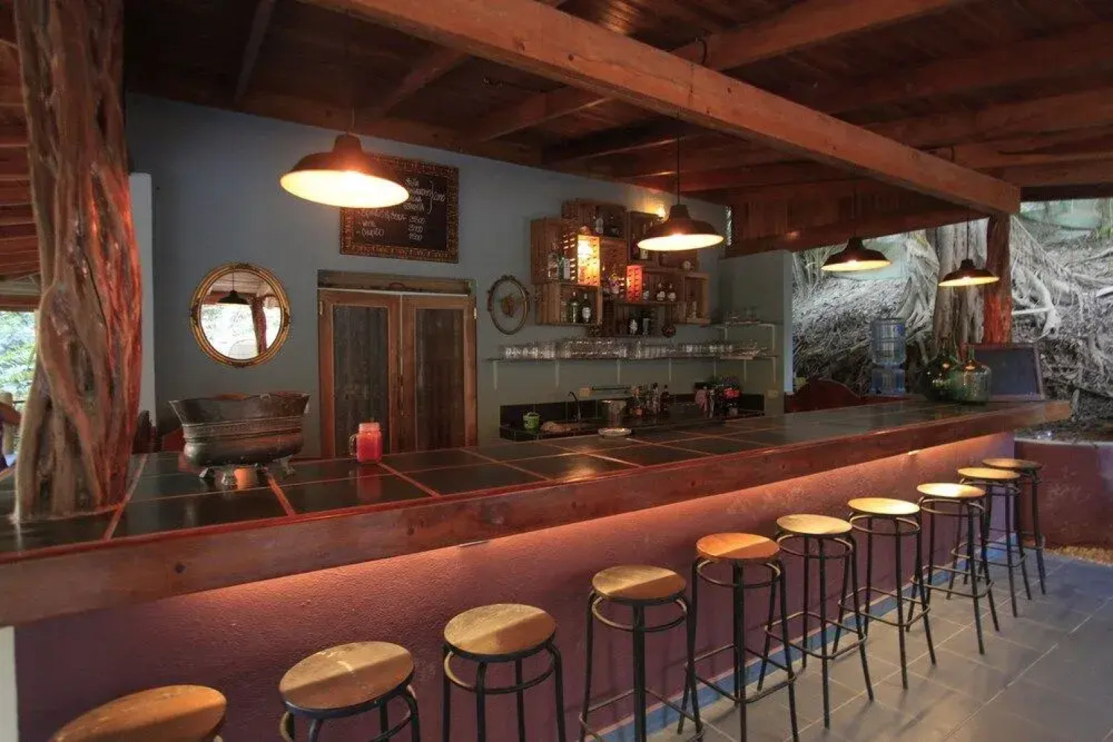 Makanas Beach Bungalows