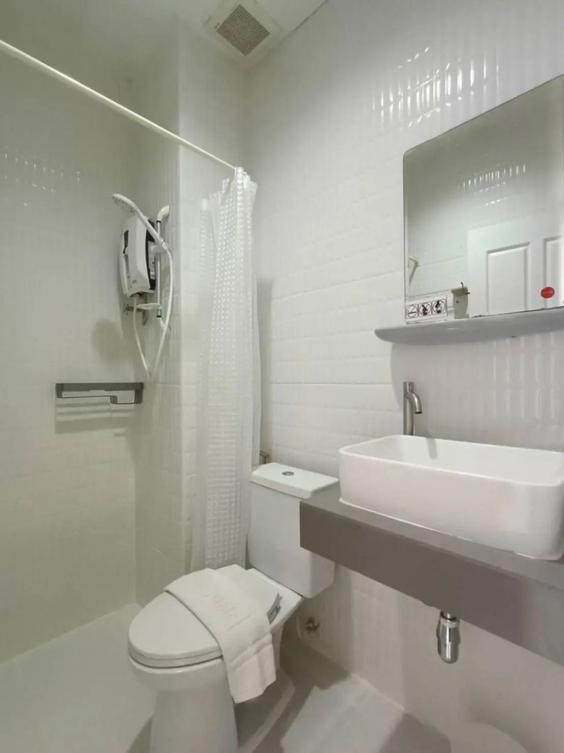 The Battery Park Midtown Boutique Hotel