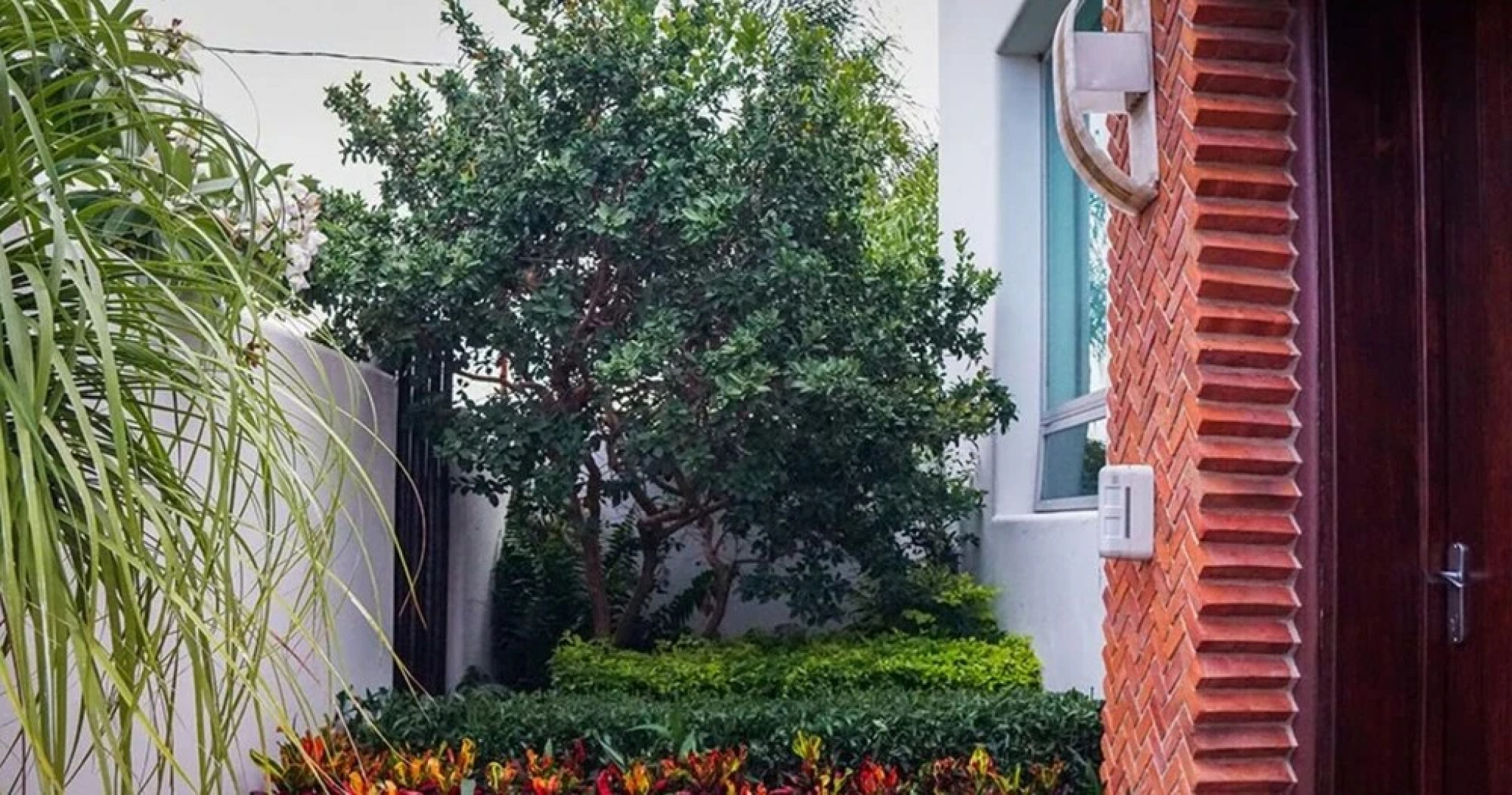 Beautiful 4-br 4 5-wc Home With Private Pool w Patio