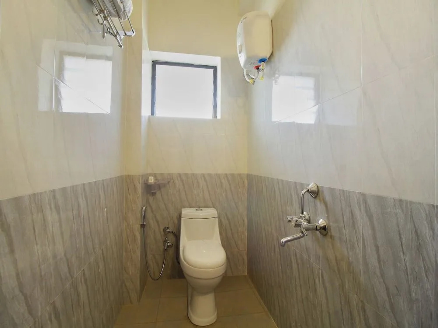 OYO 16667 Taj Palace