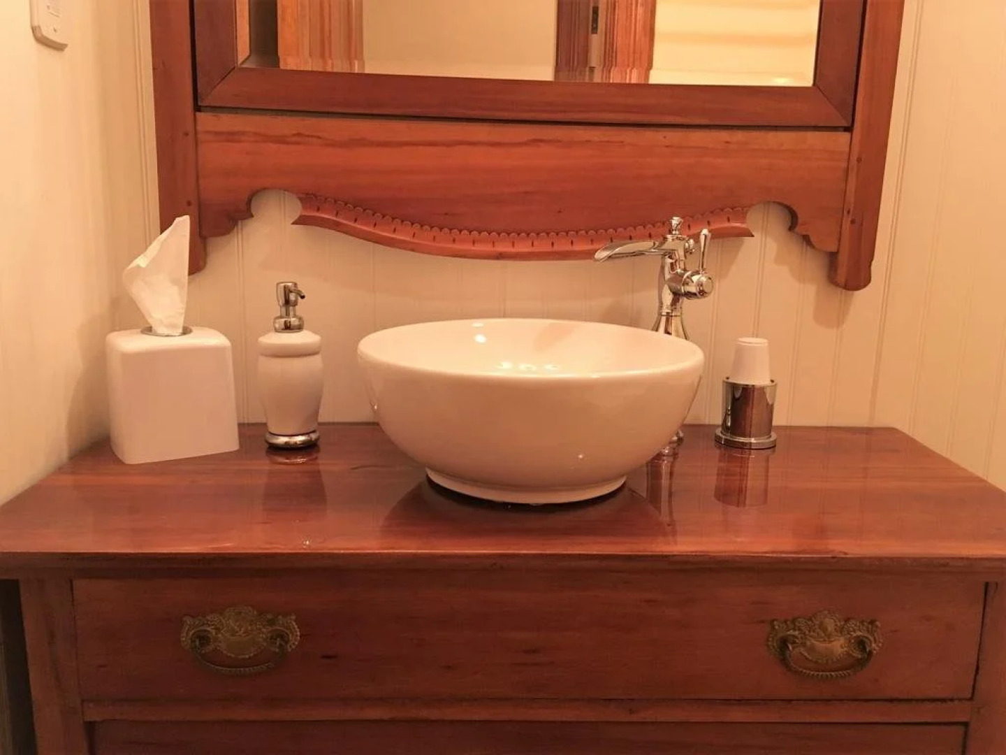 Historic Hutchinson House B&B