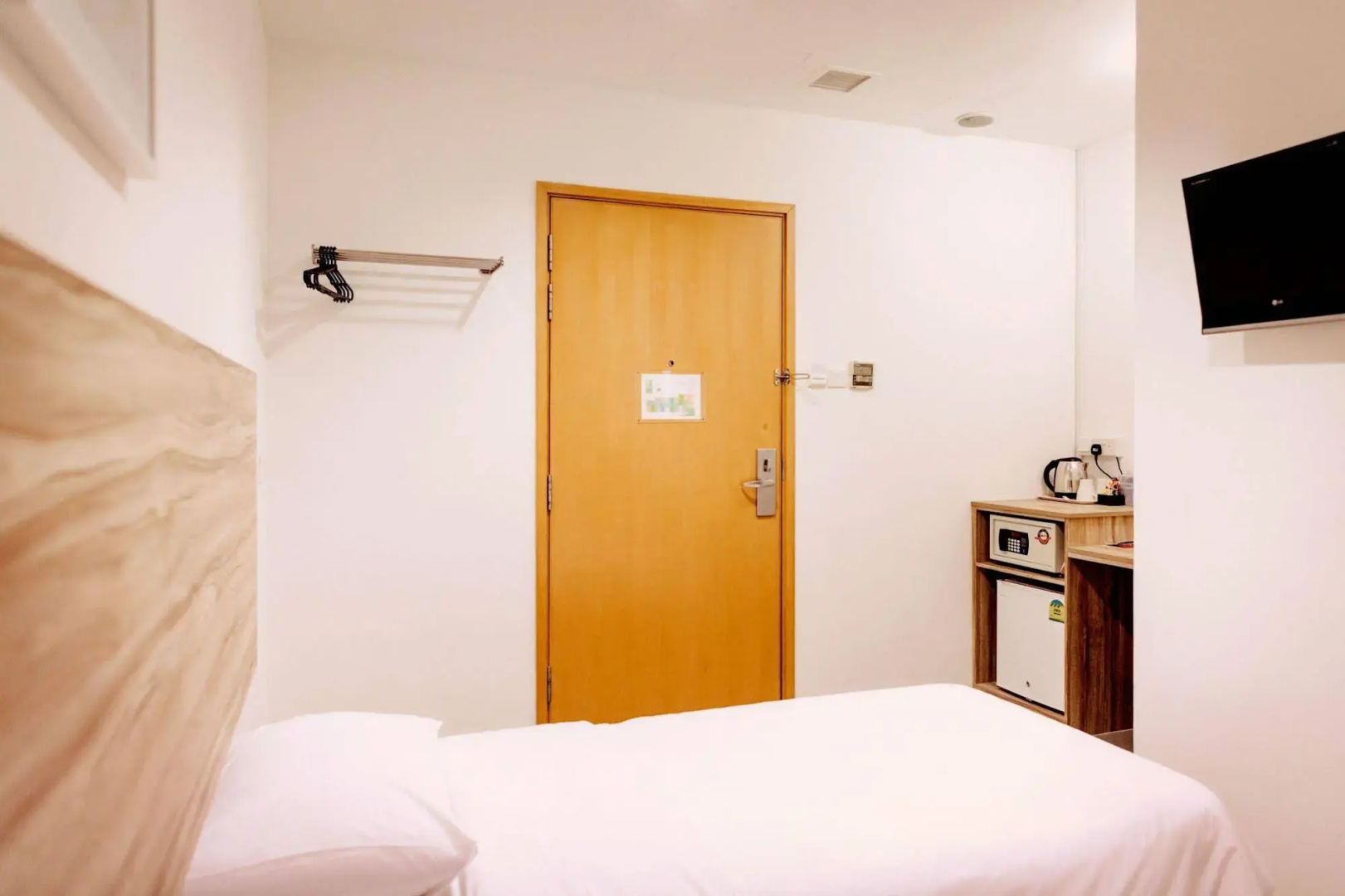 Victoria Hotel, a NuVe Group Collection