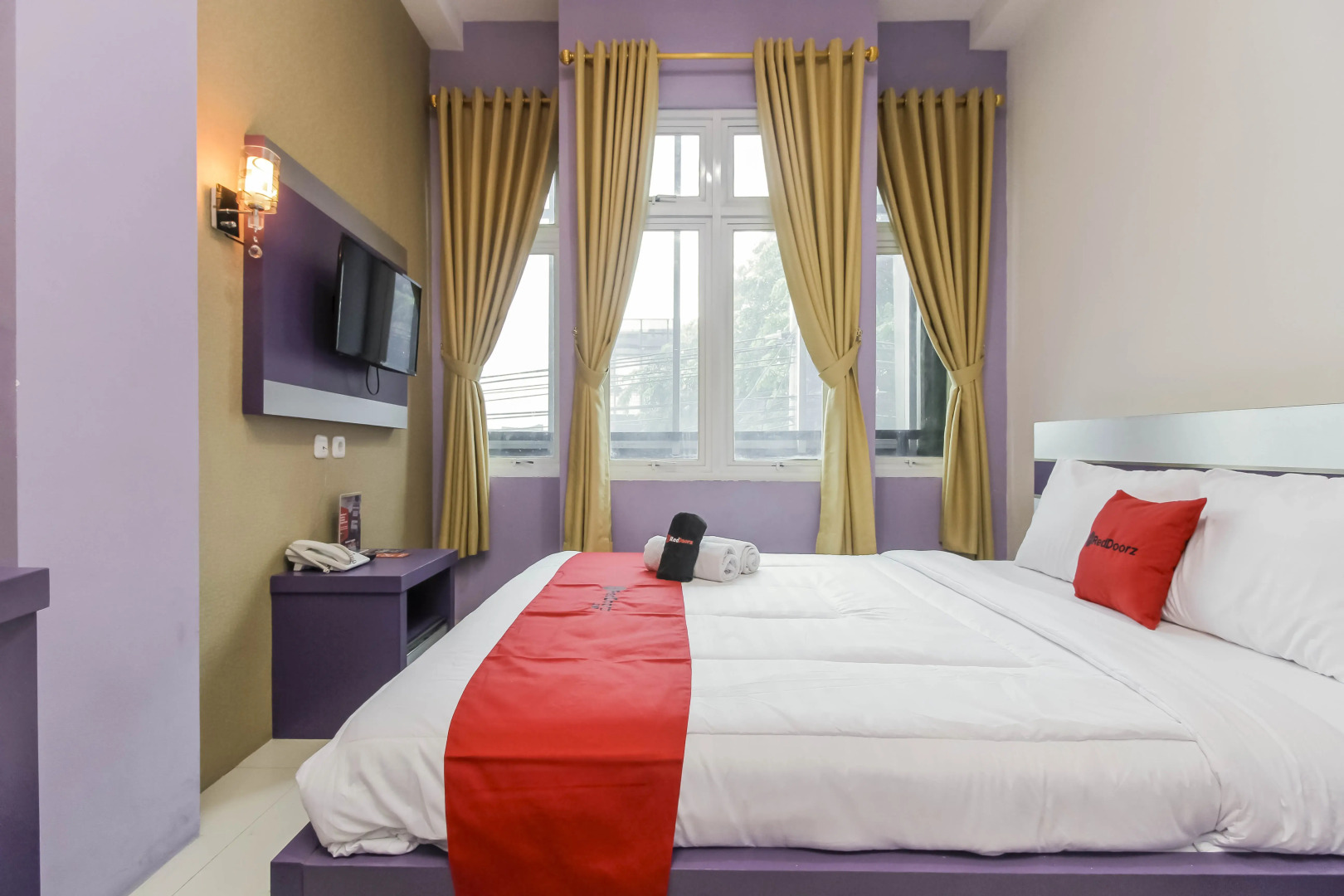 RedDoorz Plus near Stasiun Bekasi