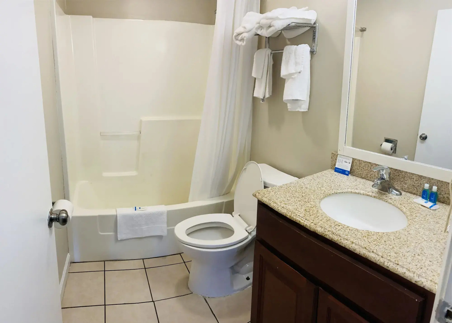 Red Roof Inn & Suites Swansea