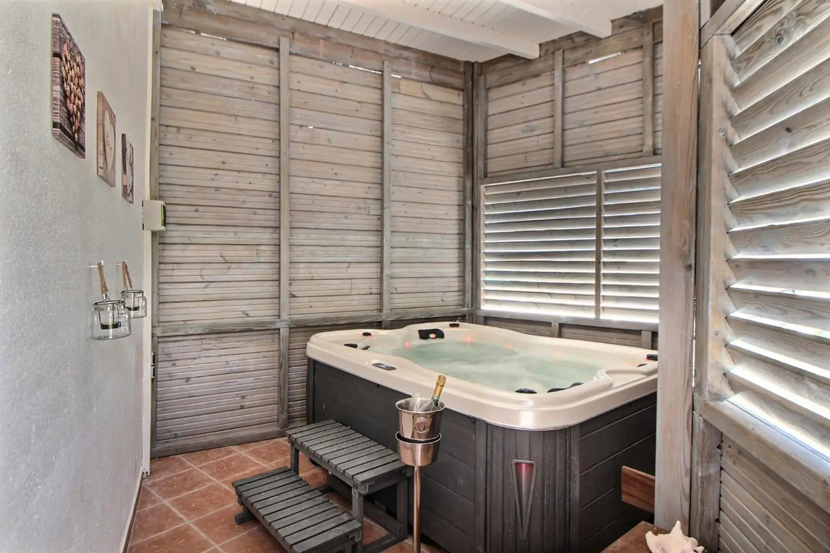 Appartement THOMANA , jacuzzi privé, plage à 200 m