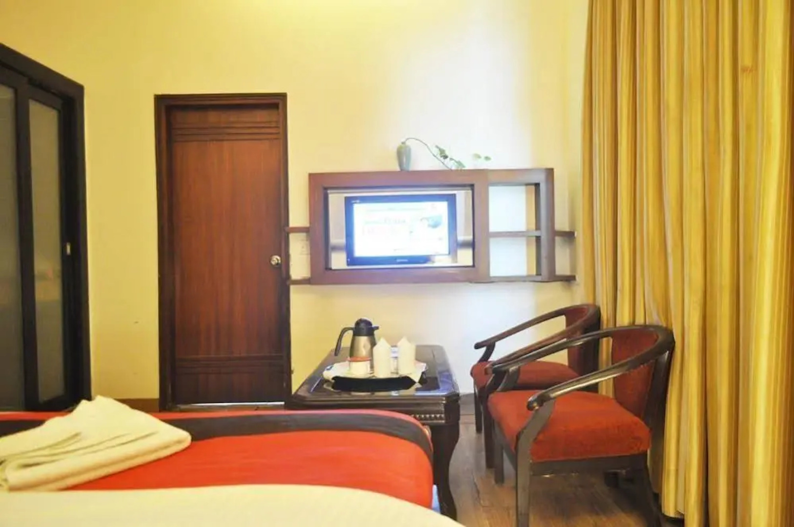 OYO Premium Old Gurgaon