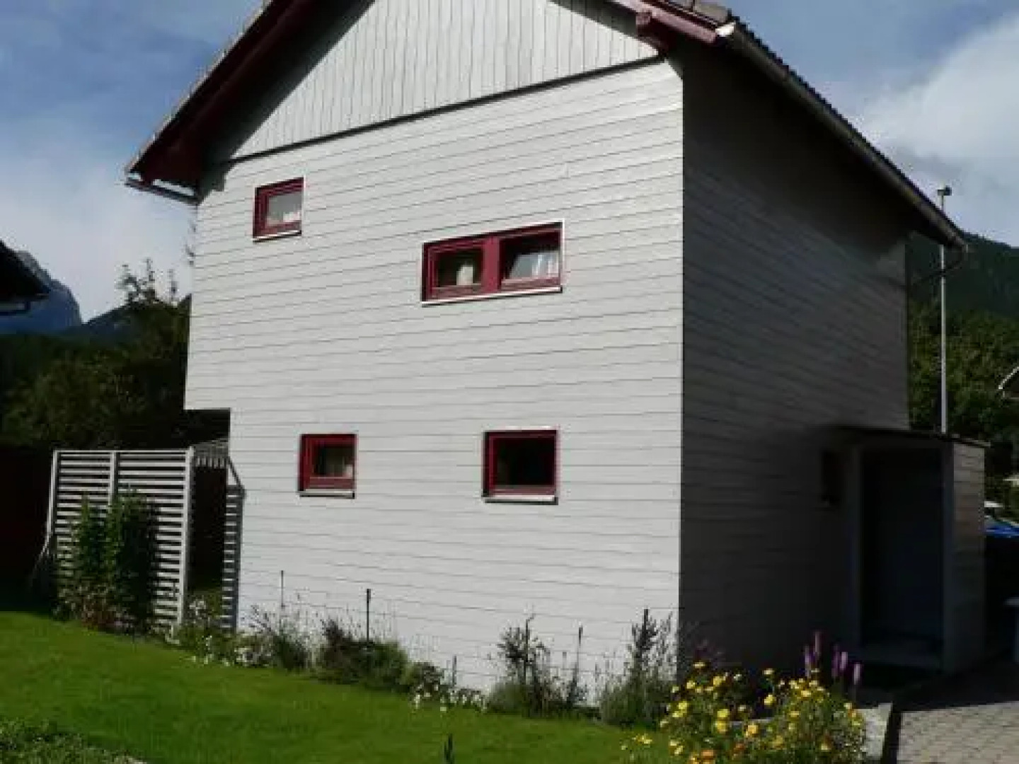 Apartments and Holiday Home Grohar