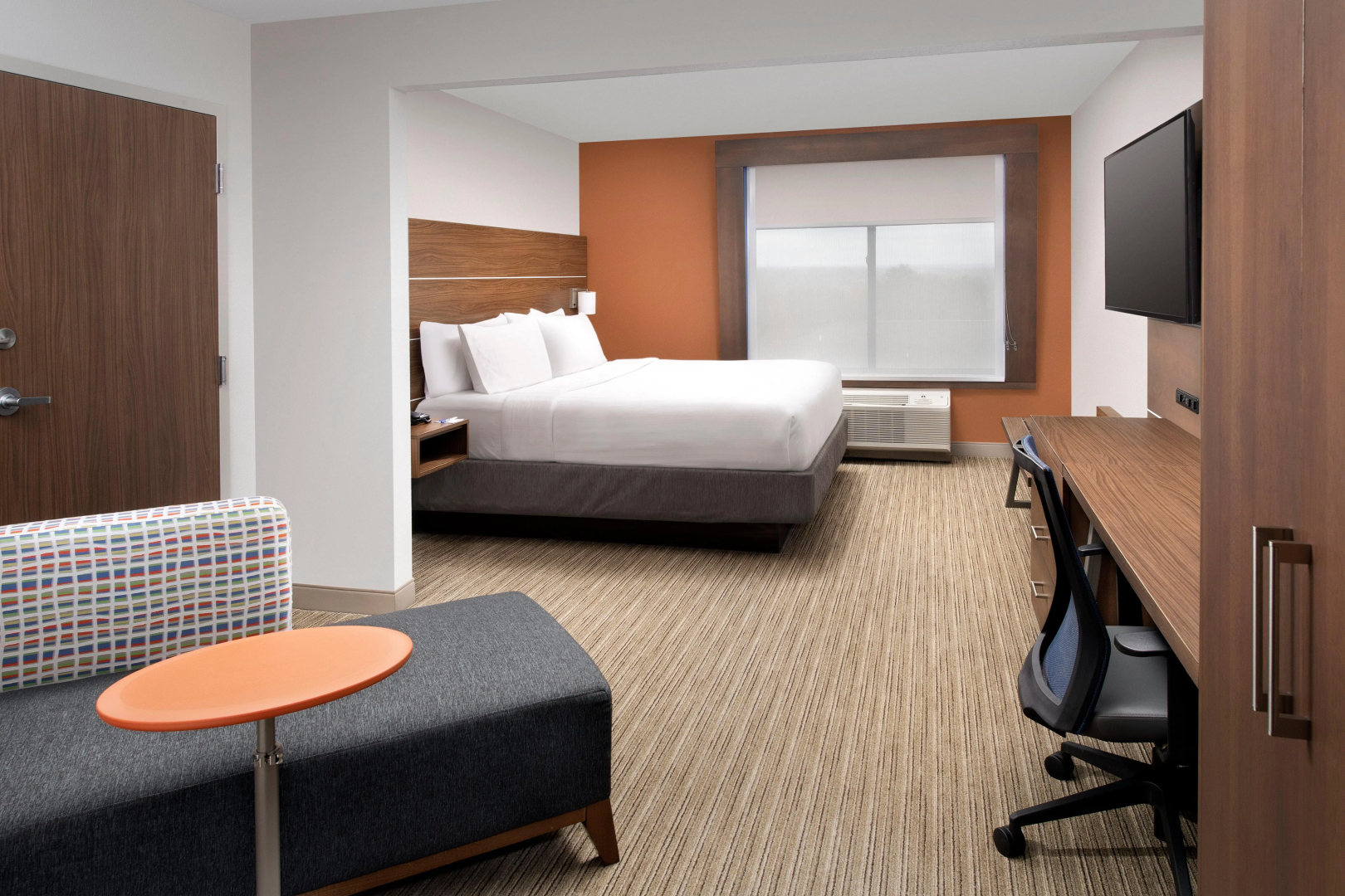 Holiday Inn Express & Suites Baltimore - BWI Airport North by IHG