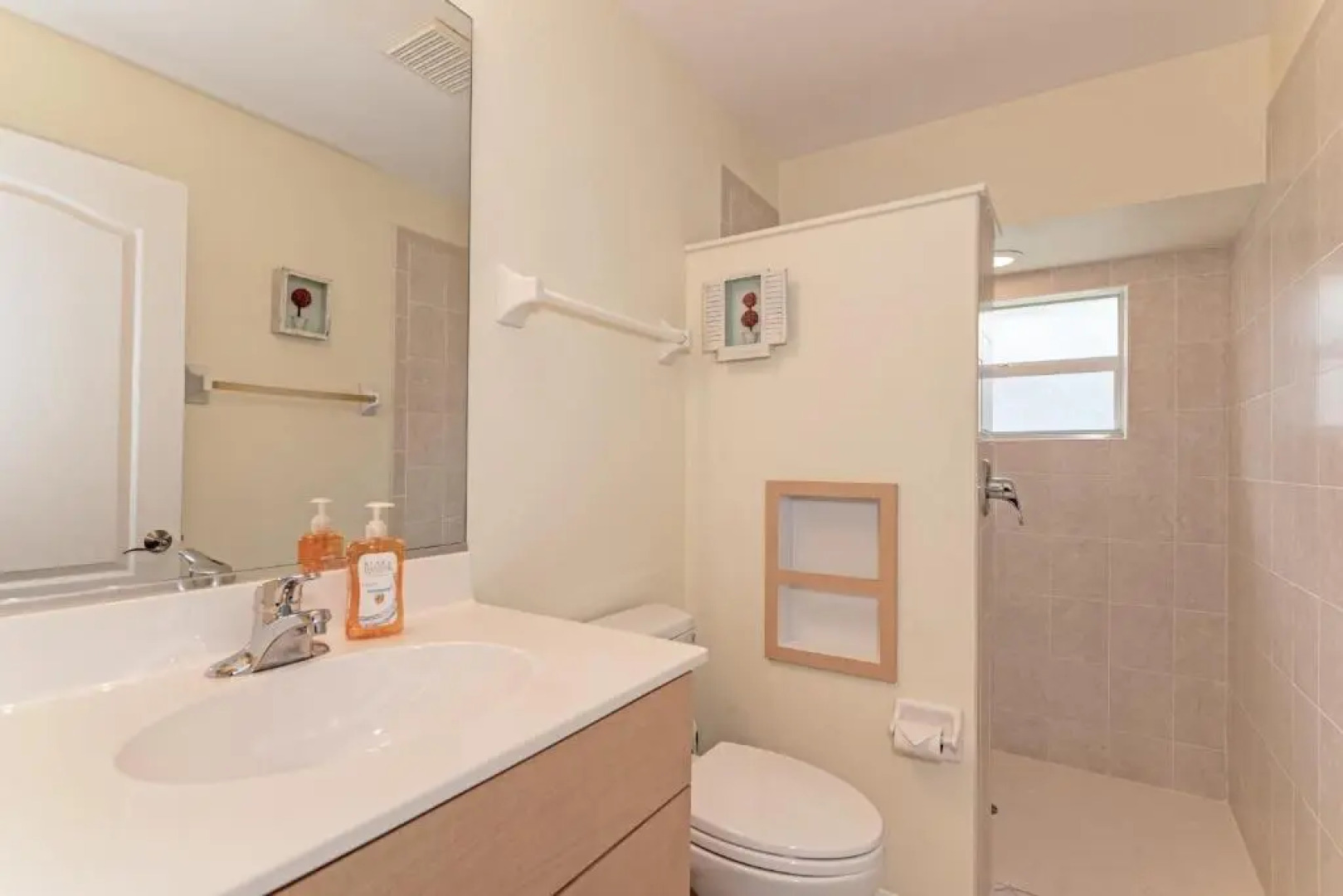 Shangri-La - Private Villa with heated pool and spa - sleeps 6