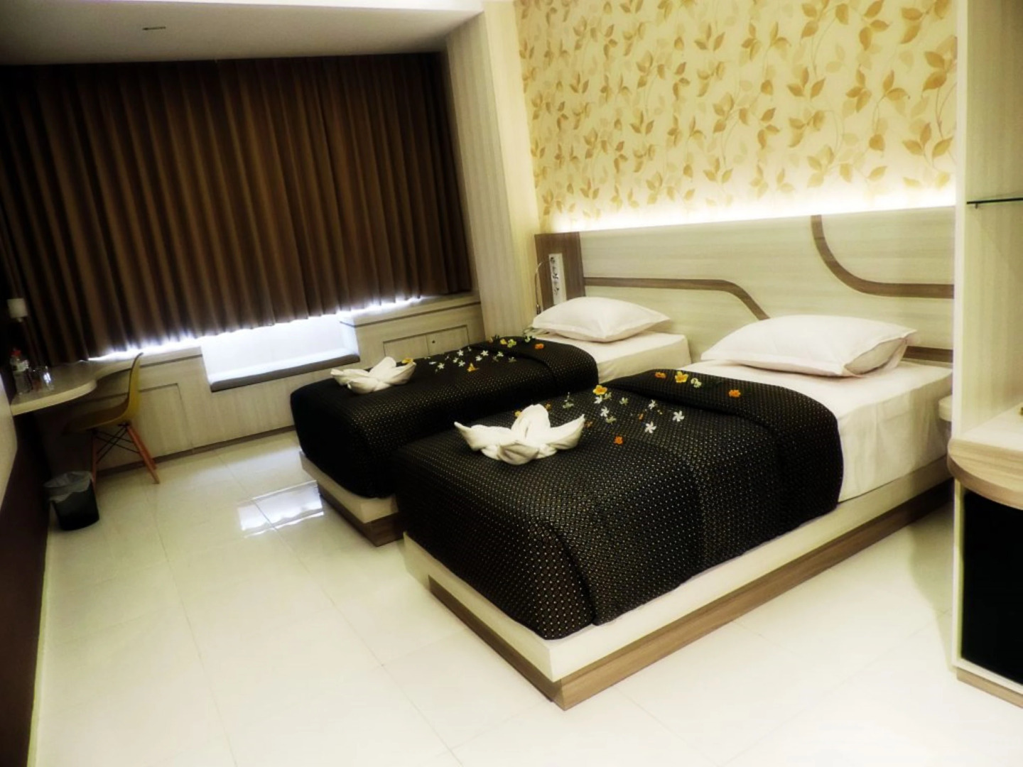 Dewarna Hotel & Convention