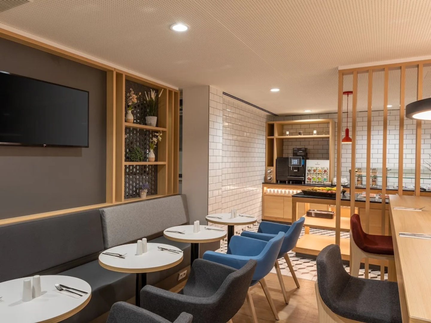 Holiday Inn Express Hamburg South A7 AS42 by IHG
