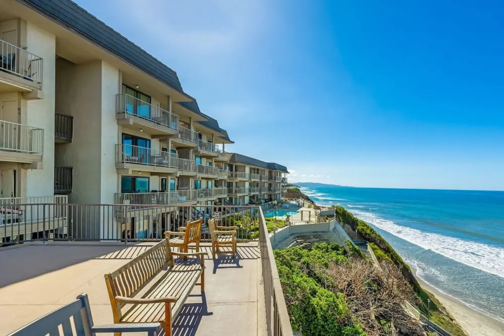 Dmbc 823b 2 Bedroom Condo by RedAwning