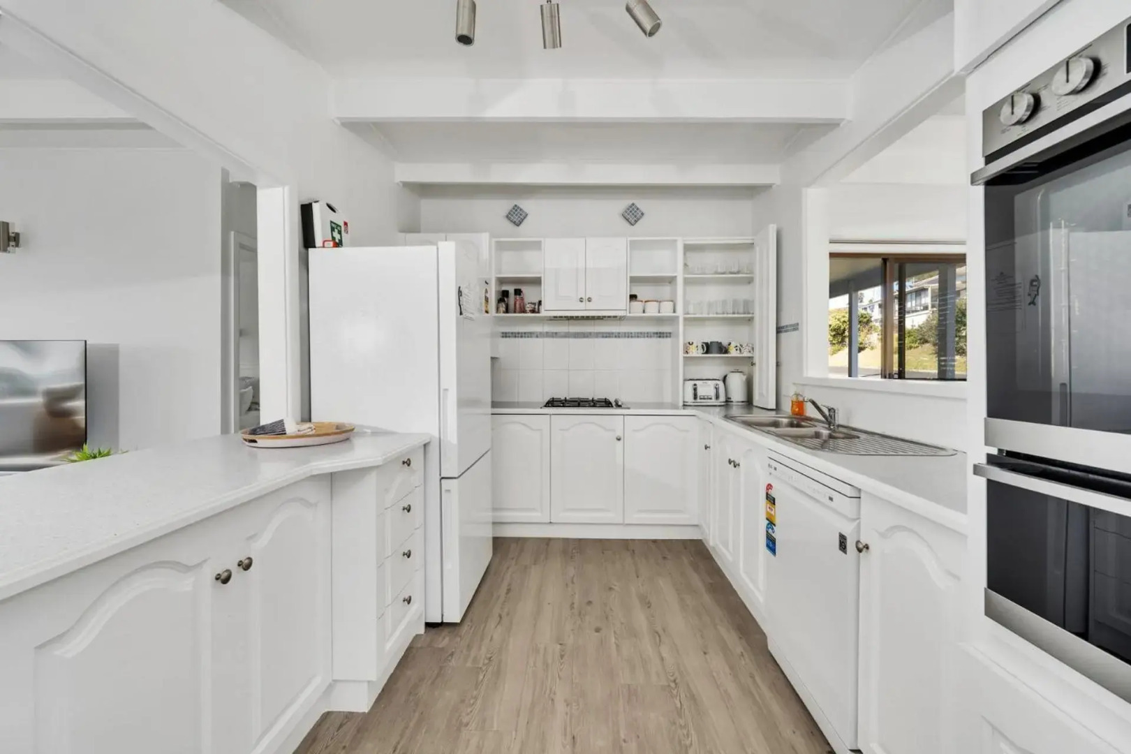 Mara at Hyams 4pm Check Out Sundays