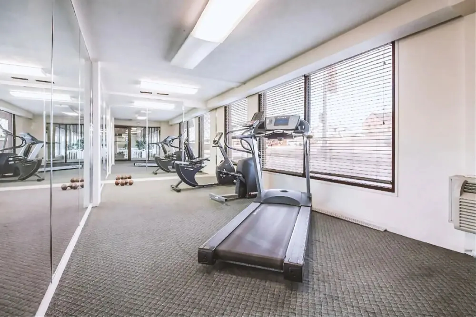 Sky-Palace Inn and Suites McCooK