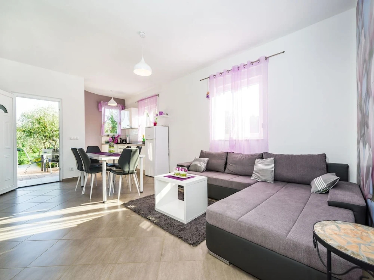 Charming Detached House With Beautiful Private Garden, 300m From the sea