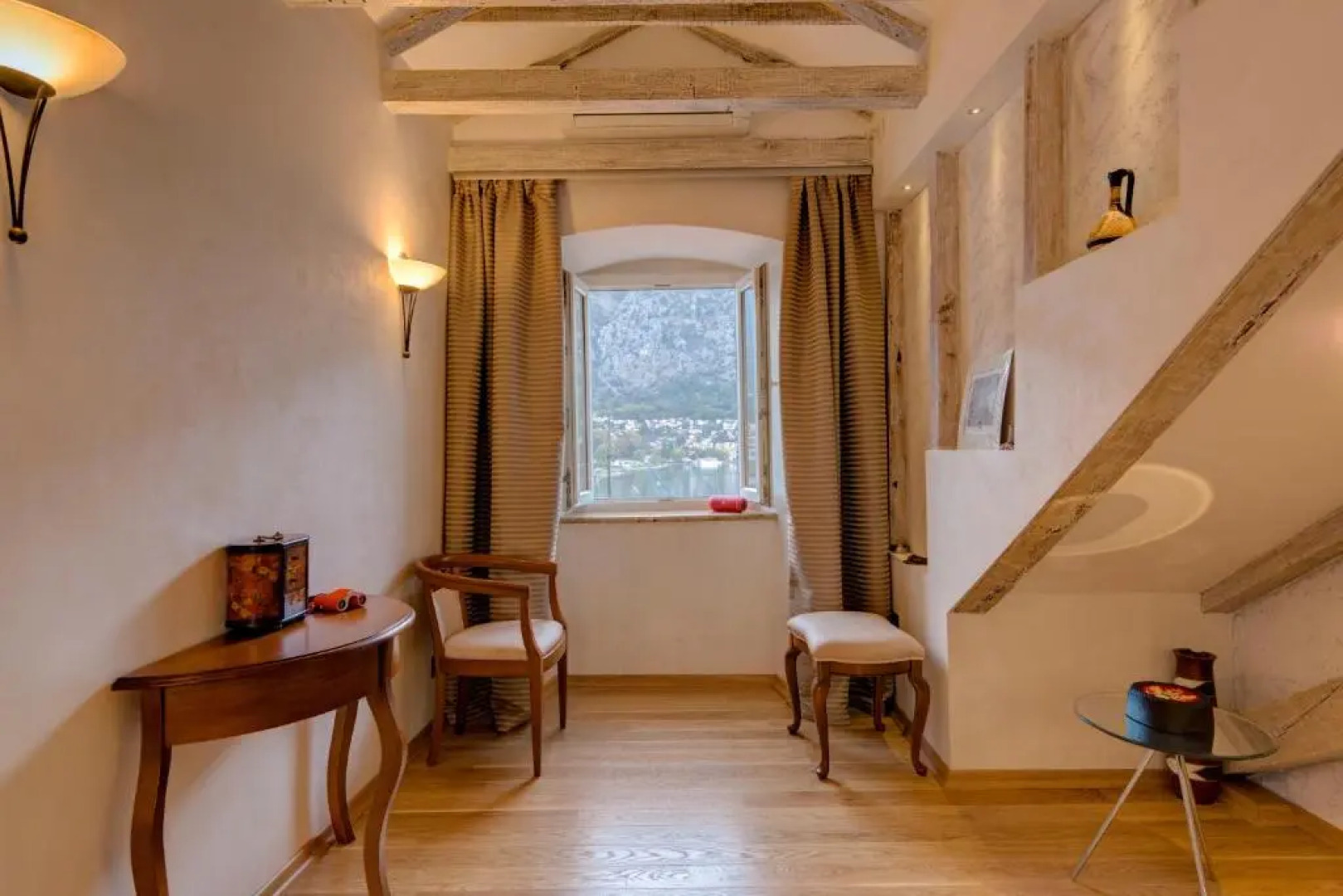 Kotor old town Palace Bucha