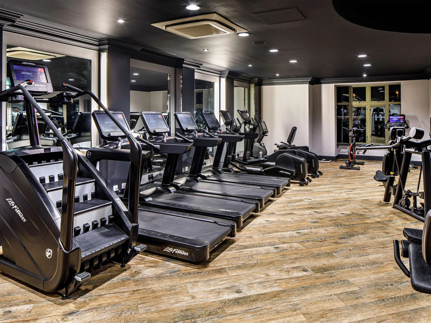 Отель The Cambridge Belfry