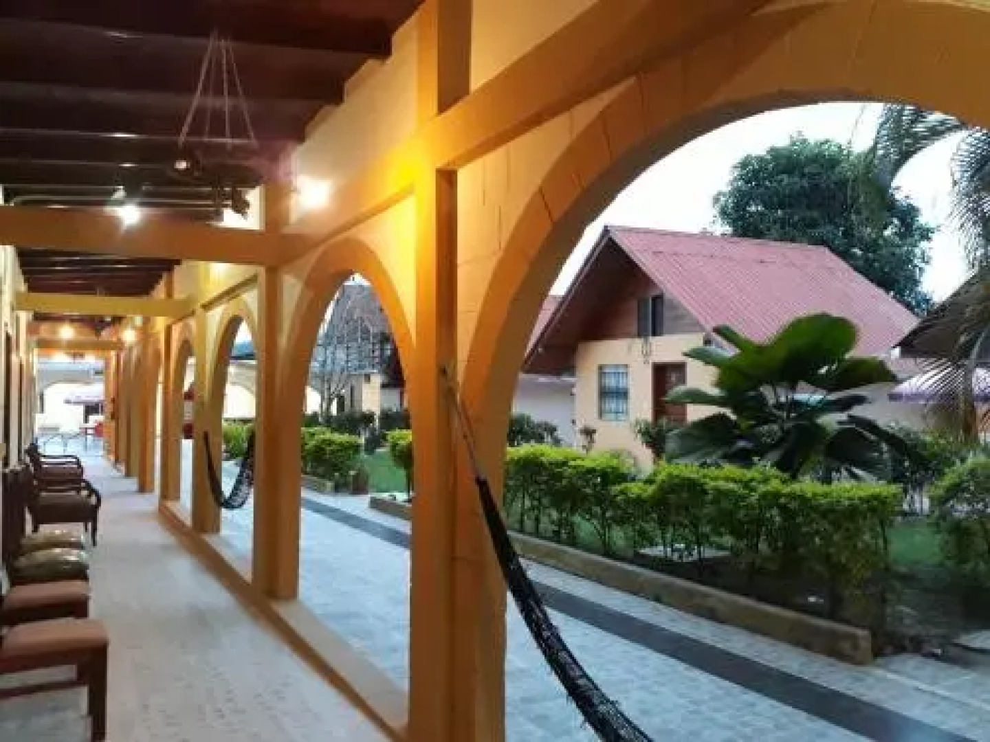 Salamandra's Suites & Hotel