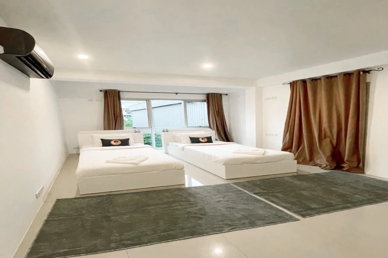 RQ Bangkok Sukhumvit 50 by Collection O