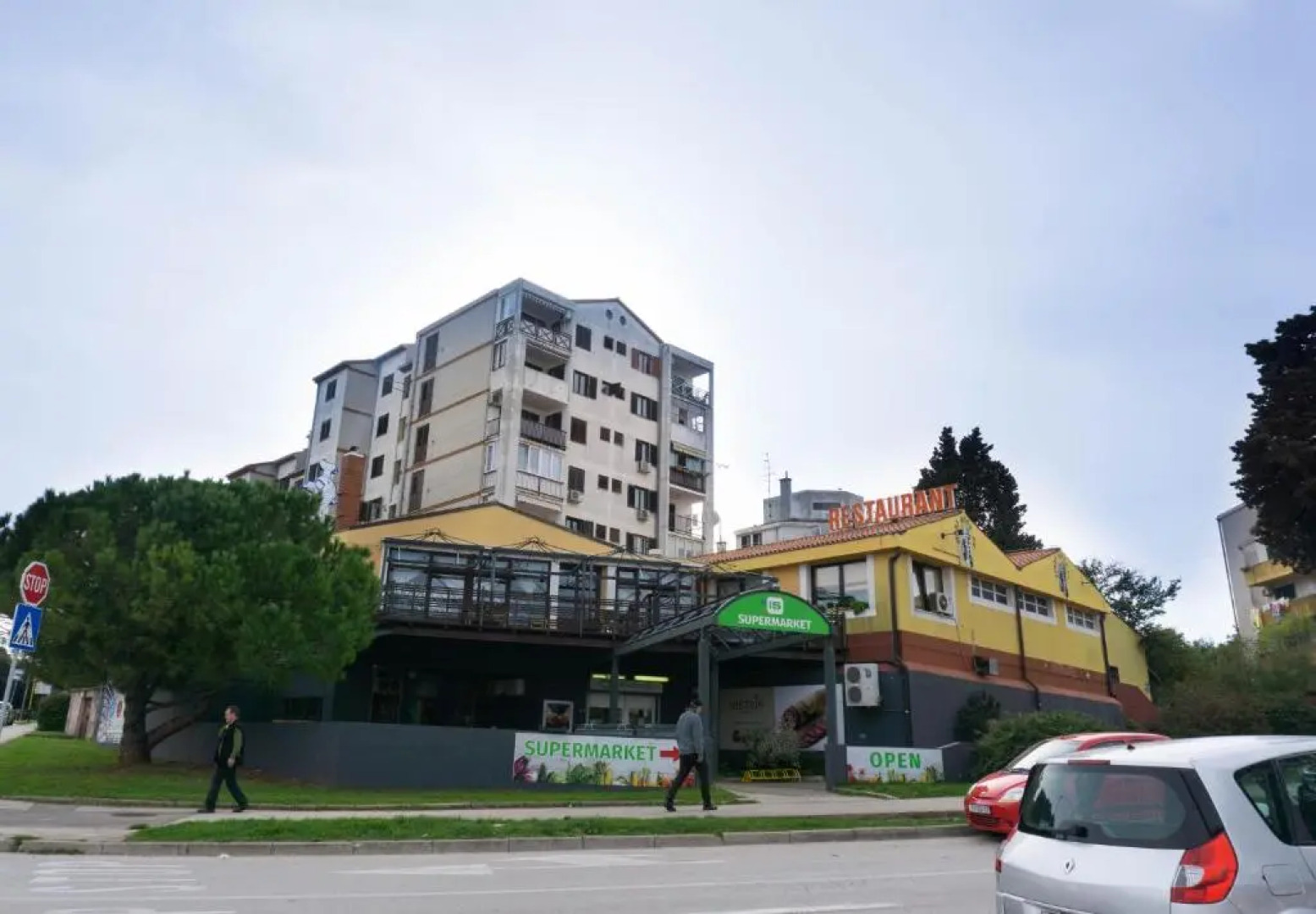 Spacious apartment by the sea 8+4