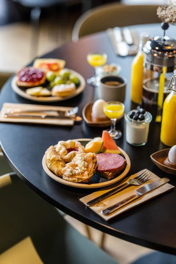 Peak 12 Design Hotel