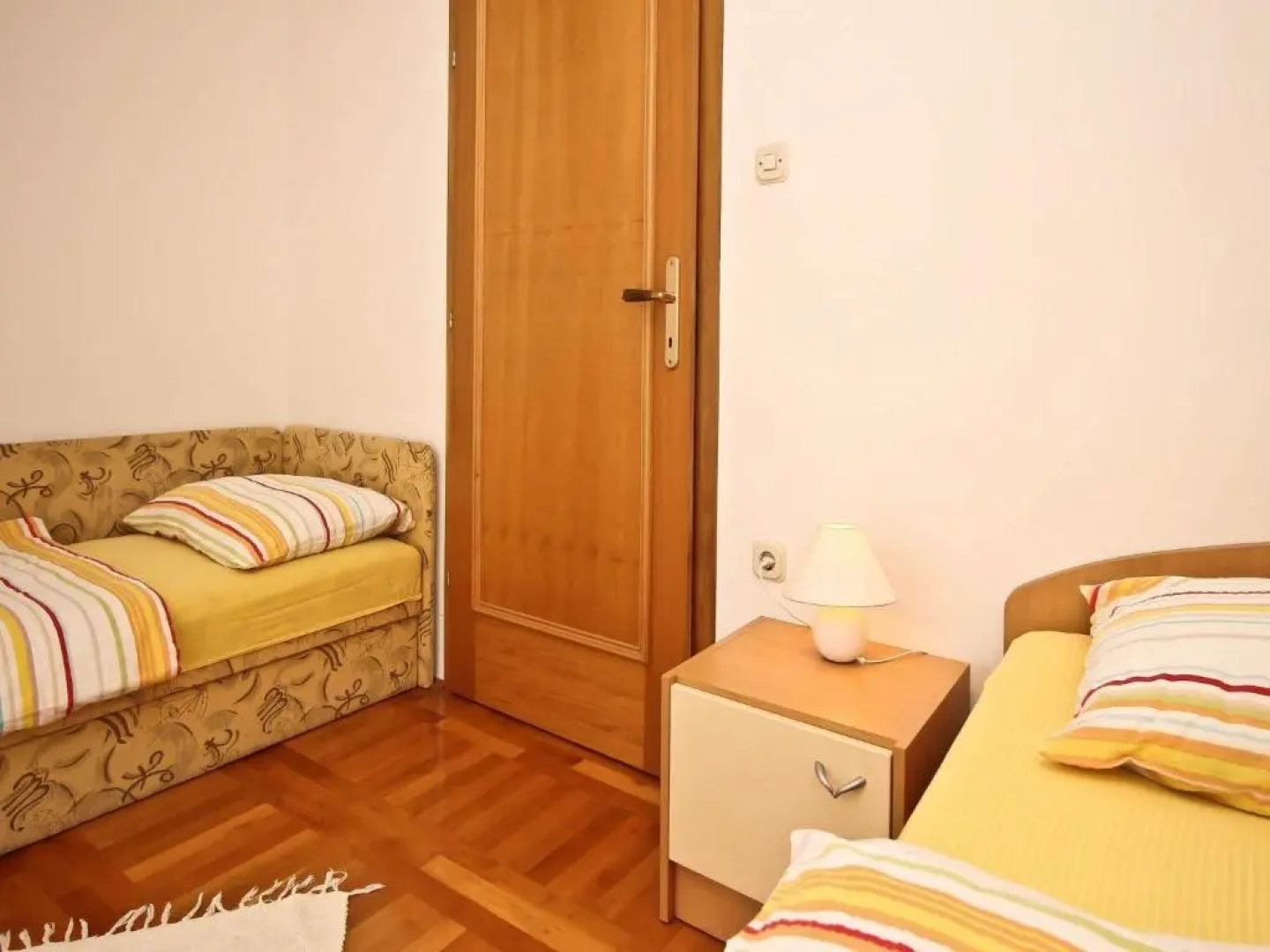 Apartments with a parking space Soline, Krk - 18802